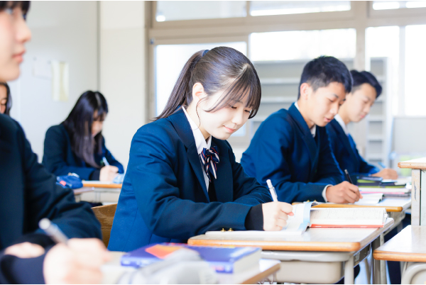 立ち止まらず前へ進み、羽ばたけ未来へ！